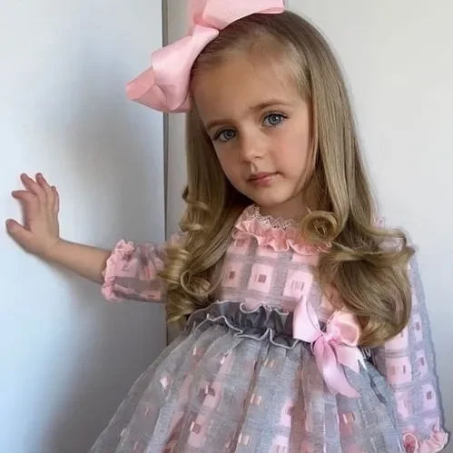 Vestido de niña elegante