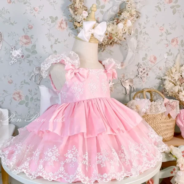 Vestido con tul bordado