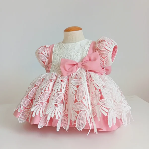 Jesusito de niña rosa GRACE con encaje blanco