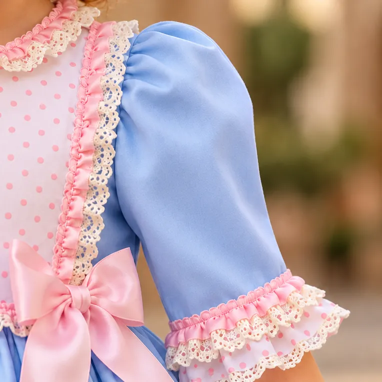 Detalle del vestido Alicia con manga francesa